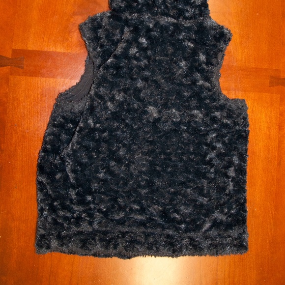 Speechless Like new girls Med soft fuzzy vest - Picture 7 of 7
